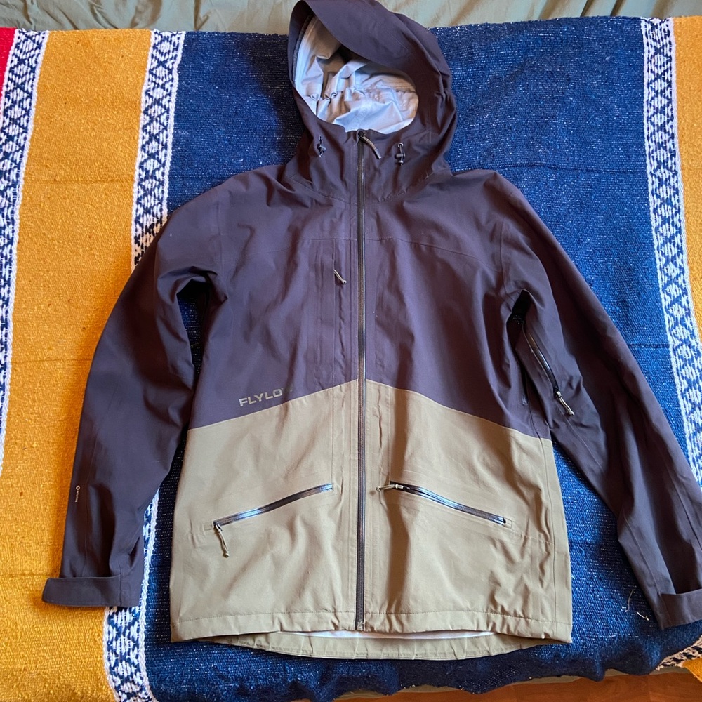 Flylow Quantum pro ski jacket. Size large. Black and army green